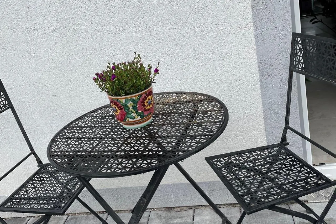 Daire Ferienwohnung Bullaku Piding