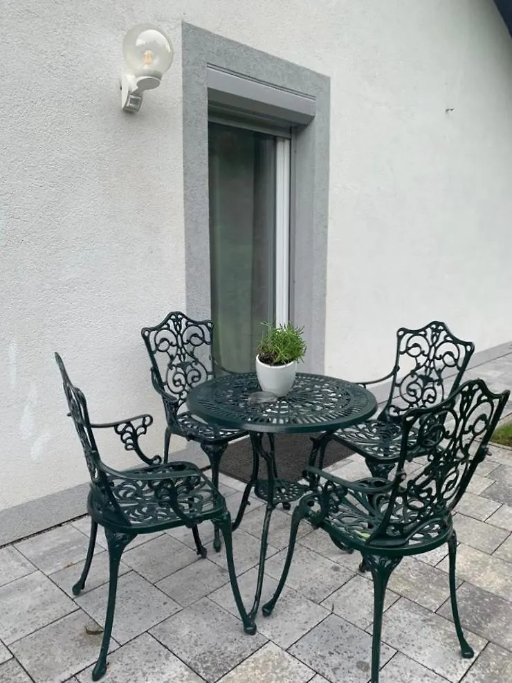 Ferienwohnung Bullaku Piding